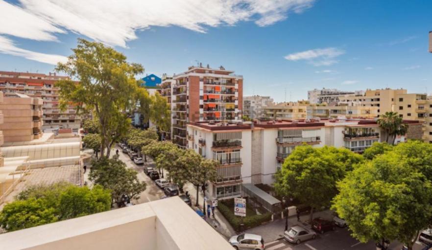 Stylish 3 Bedroom Penthouse In Marbella Centre With Large Pool Close To The Beach 외부 사진
